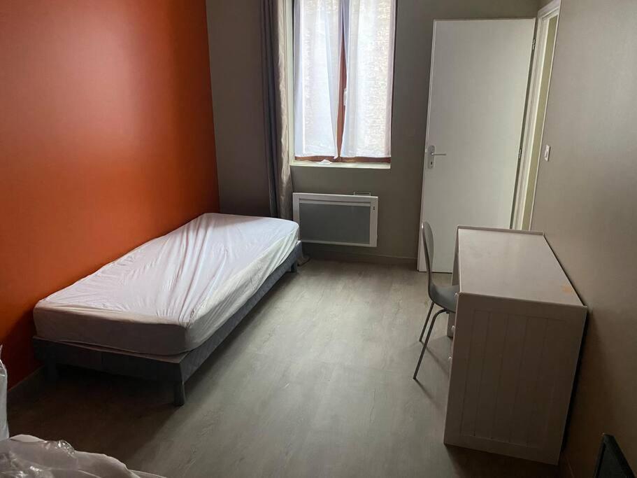 Appartement 4 - Hyper Centre - 1 A 4 Personnes Douai Esterno foto